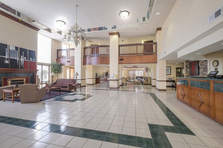 Red Roof Inn & Suites Newnan - thumb 3