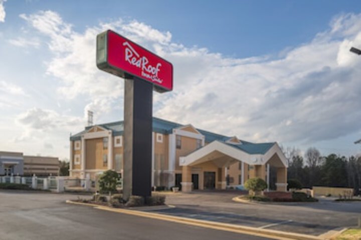 Red Roof Inn & Suites Newnan - thumb 0