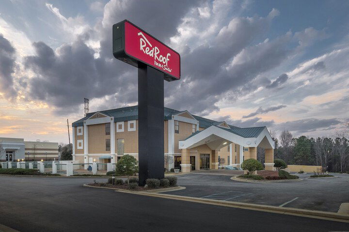 Red Roof Inn & Suites Newnan - thumb 1