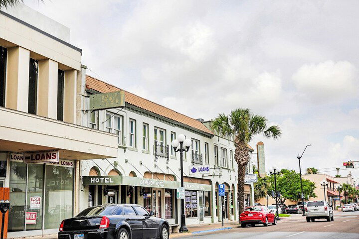 OYO Cameron Historic Hotel Brownsville I-69E - thumb 2