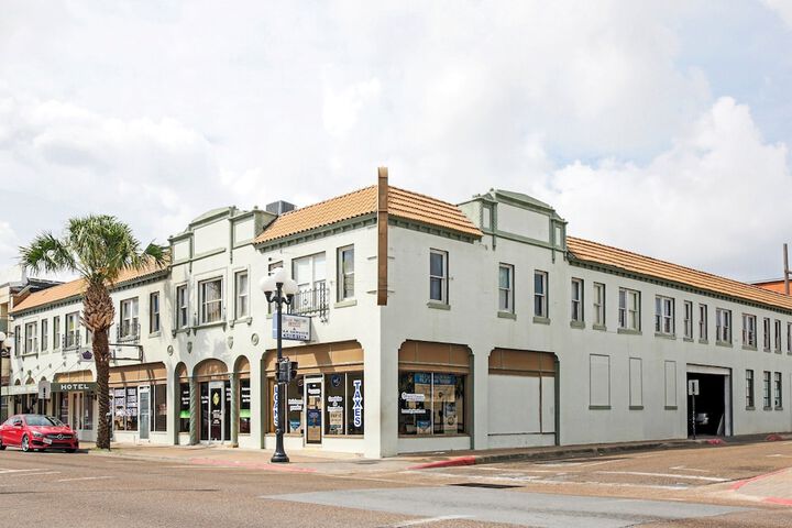 OYO Cameron Historic Hotel Brownsville I-69E - thumb 6