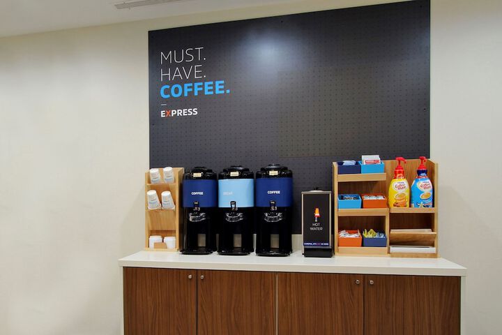 Holiday Inn Express Madison, An IHG Hotel - thumb 2