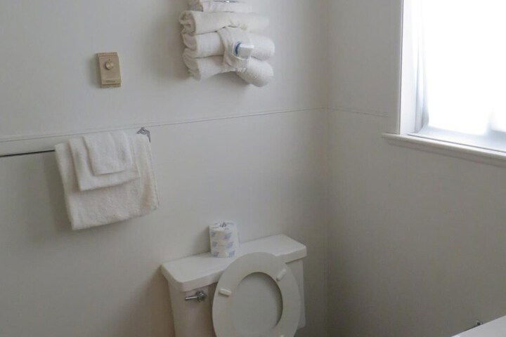 Bell's Melody Motel - thumb 7