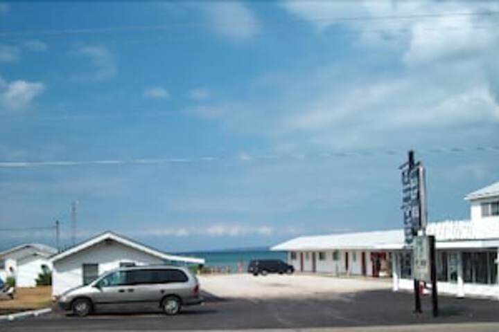 Bell's Melody Motel - thumb 0