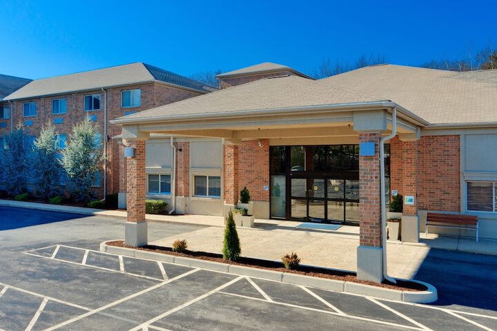 Holiday Inn Express And Suites, An IHG Hotel - thumb 1