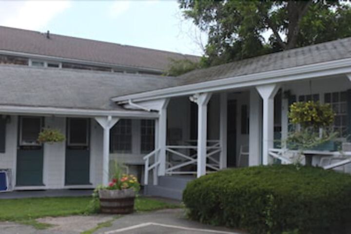 Shea's Riverside Inn & Motel - thumb 3