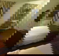 The City Hotel Bar  Grill - Accommodation Seattle