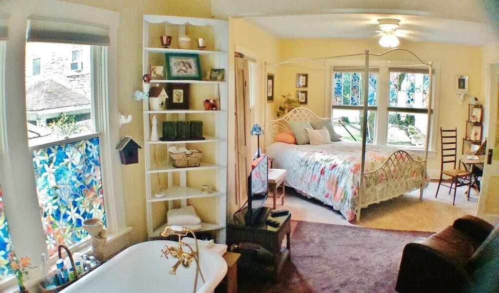 Maple Leaf Cottage Inn - thumb 5