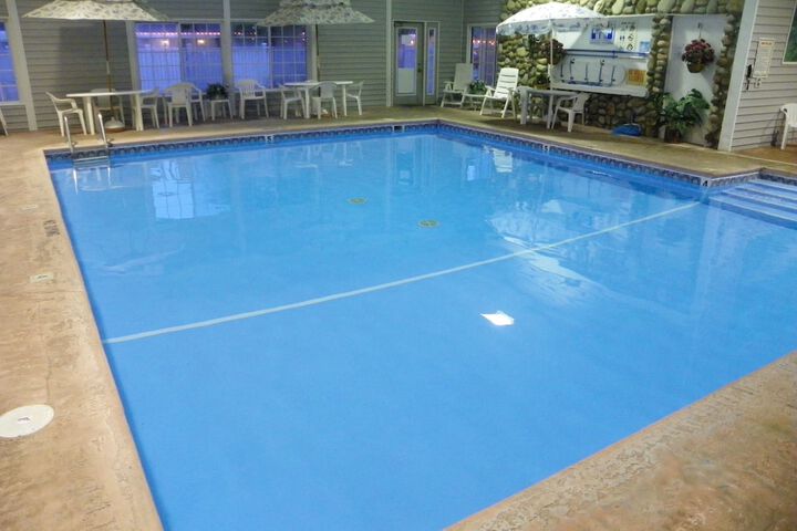 Rainbow Motel - thumb 1