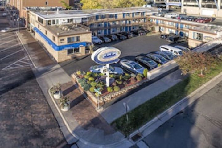 Voyageur Lakewalk Inn - thumb 0