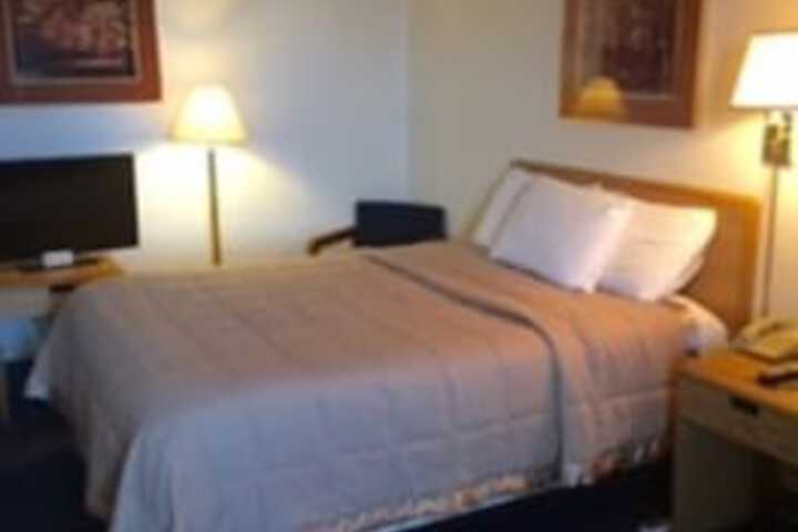 Voyageur Lakewalk Inn - thumb 2