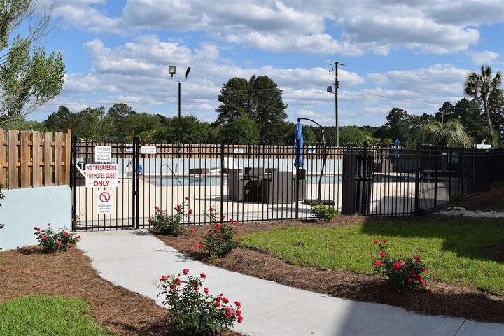 Best Western Plus Hardeeville Inn & Suites - thumb 1