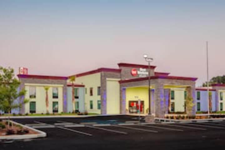 Best Western Plus Hardeeville Inn & Suites - thumb 0