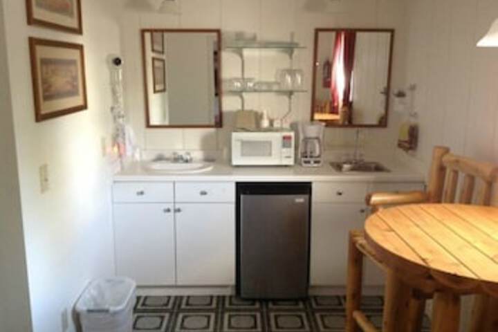 Harbor's Edge Motel - thumb 5