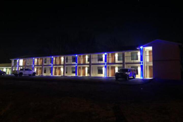 BEL AIR MOTEL - thumb 6