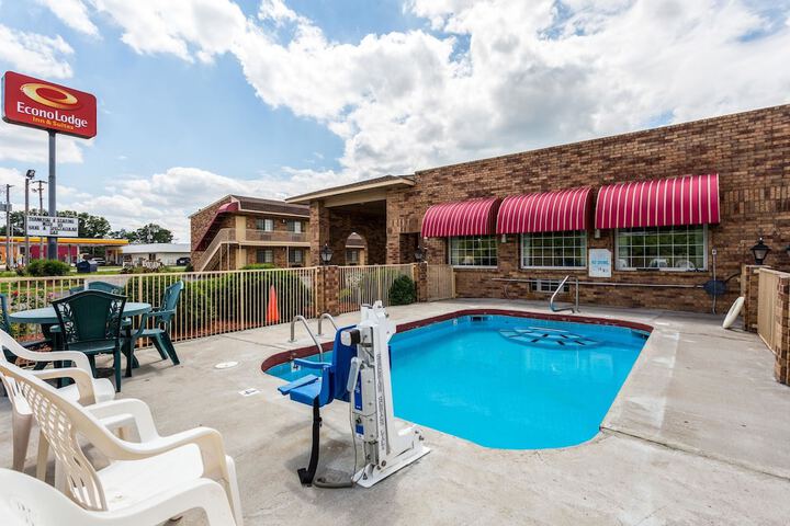 Econo Lodge & Suites - thumb 5