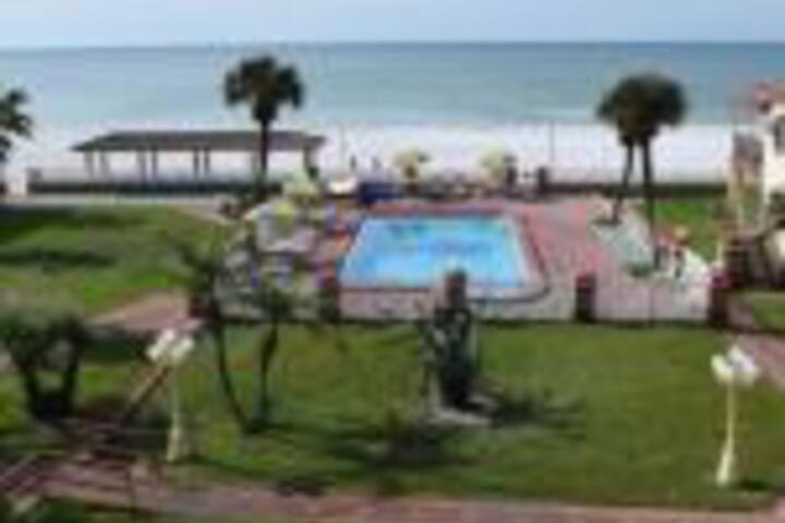 Sails Resort Motel - thumb 0