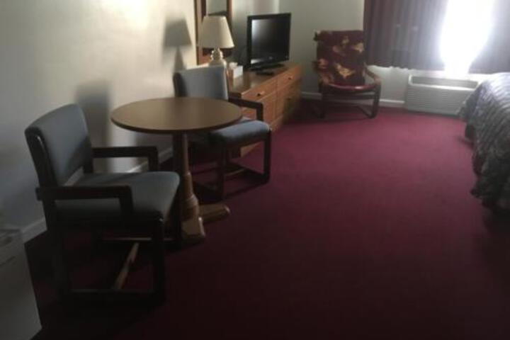 Villager Motel & Glen Manor Estate - thumb 6