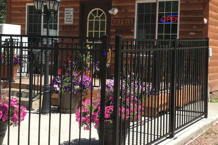 Holy Smoke Resort - thumb 3