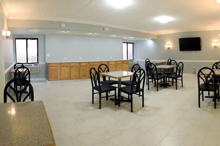 Howard Johnson By Wyndham Waukegan Great Lakes - thumb 1