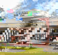 Holiday Inn Express  Suites Ashland an IHG Hotel - Accommodation Seattle