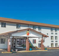 Super 8 by Wyndham Sullivan - Accommodation Seattle