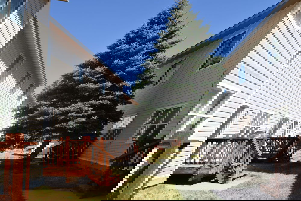 Mactavish Court Townhomes - thumb 2