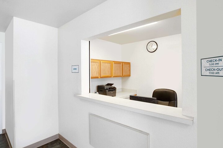 WoodSpring Suites Denton - thumb 5