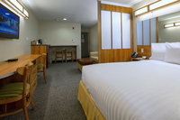 Magnolia Inn  Suites