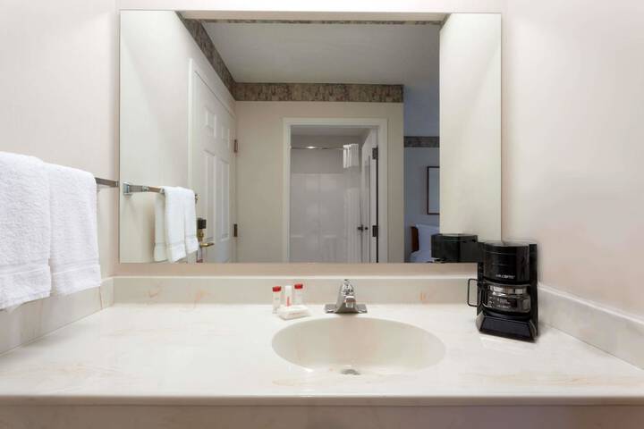 Ramada By Wyndham SeaTac Airport North - thumb 7