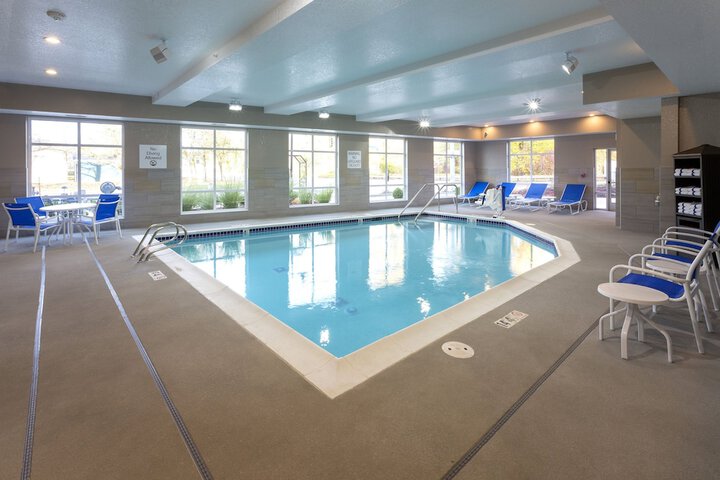 Holiday Inn Express & Suites Seattle South - Tukwila, An IHG Hotel - thumb 1