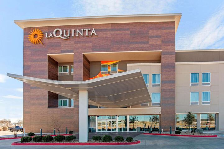 La Quinta Inn & Suites By Wyndham Lubbock South - thumb 3