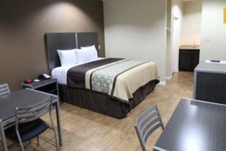 Scottish Inn & Suites - thumb 0