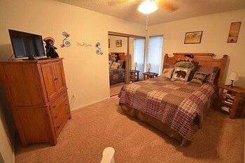 14 Pin - Two Bedroom Cabin - thumb 4