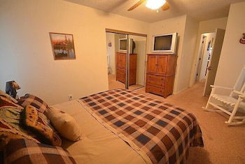 14 Pin - Two Bedroom Cabin - thumb 3