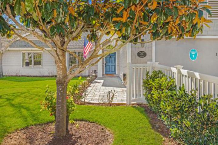 Loon Point Cottage - thumb 0