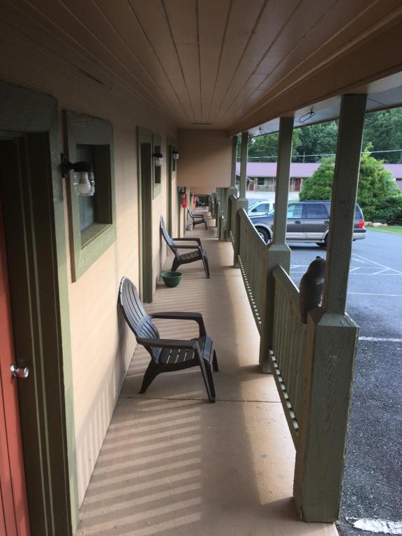 Pioneer Motel & Cabins - thumb 5