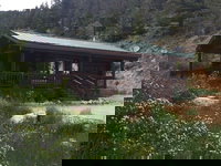 Two Bears Inn Bed  Breakfast