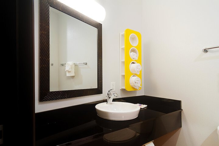 Motel 6 Midland, TX - thumb 5