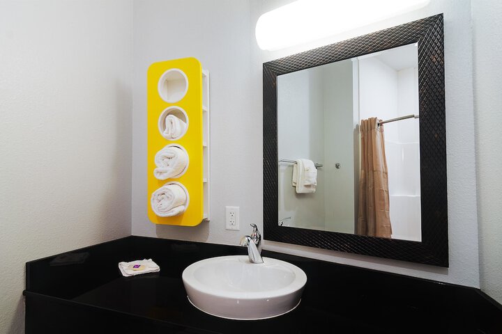 Motel 6 Midland, TX - thumb 2