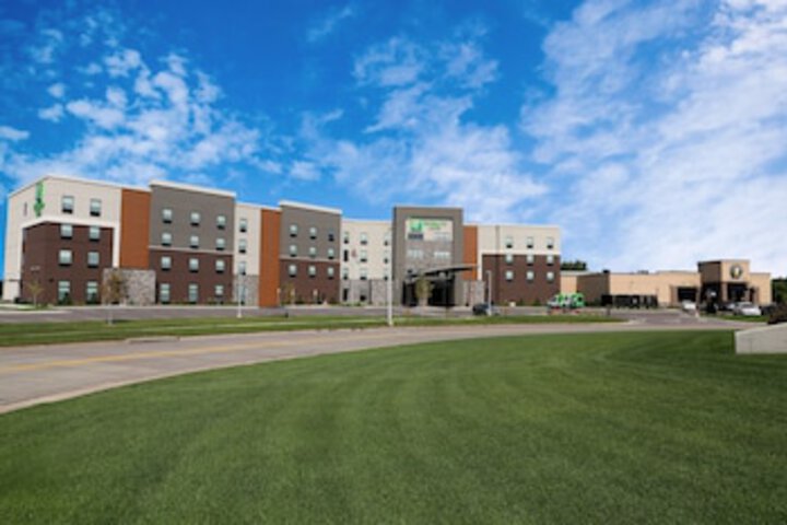 Holiday Inn Hotel & Suites Sioux Falls - Airport, An IHG Hotel - thumb 0