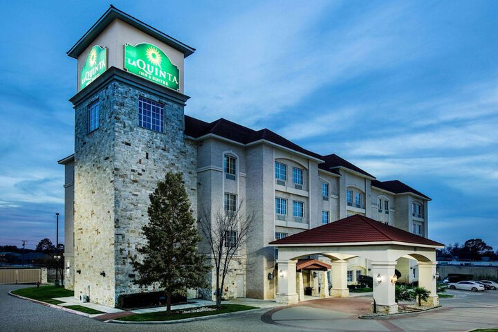 La Quinta Inn & Suites By Wyndham DFW Airport West - Euless - thumb 4
