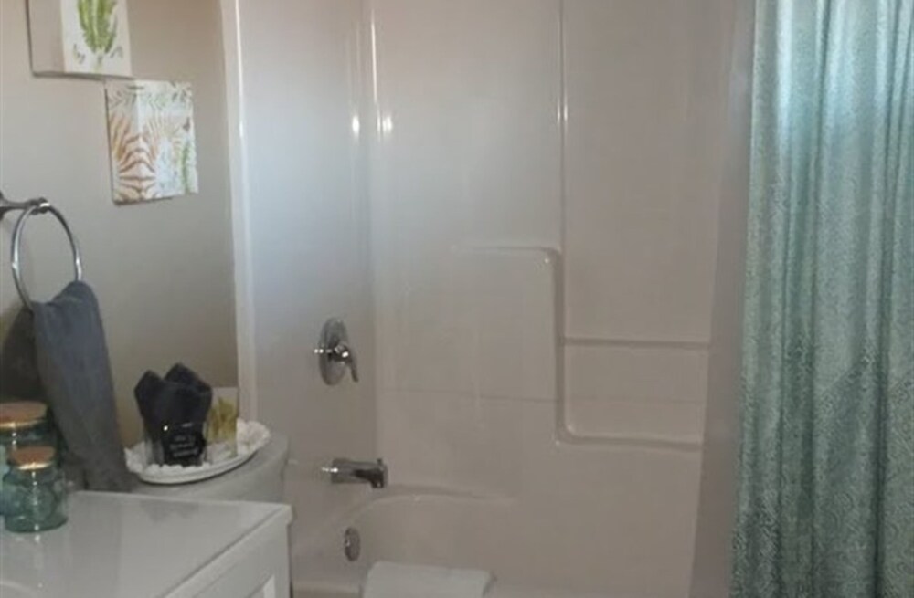 The Landmark Motel - thumb 2