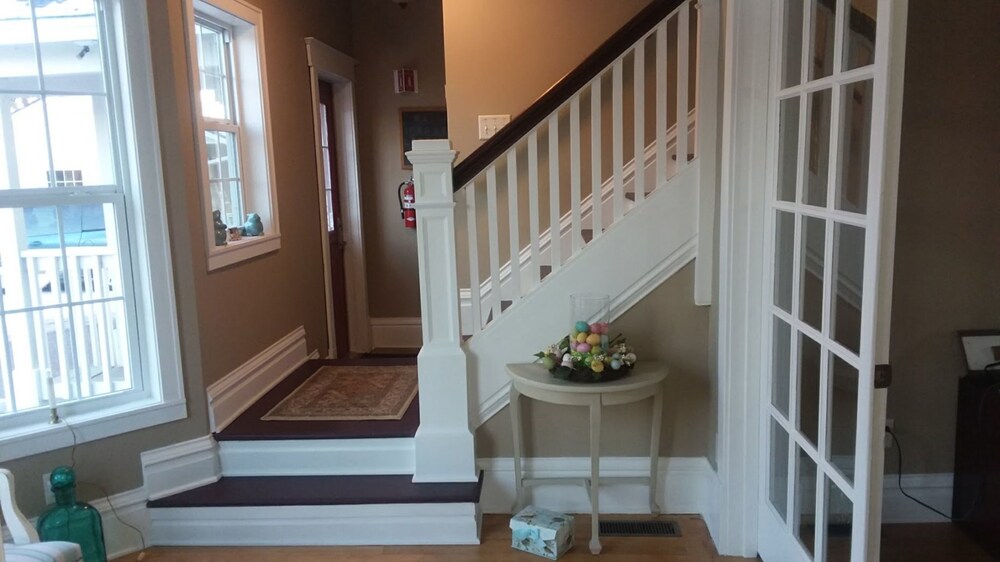 The Landmark Motel - thumb 1