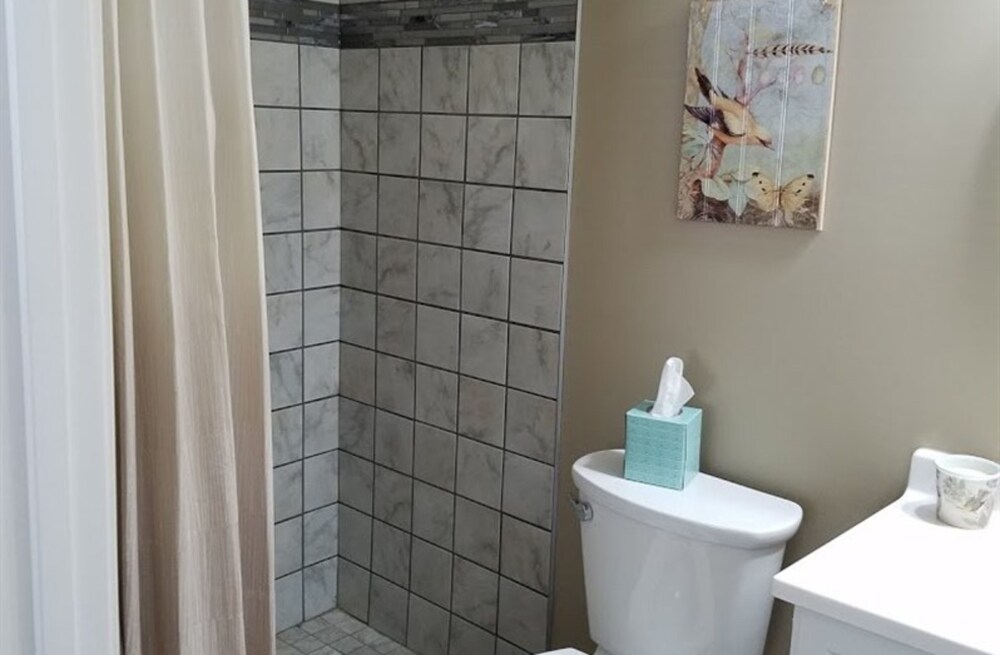 The Landmark Motel - thumb 4