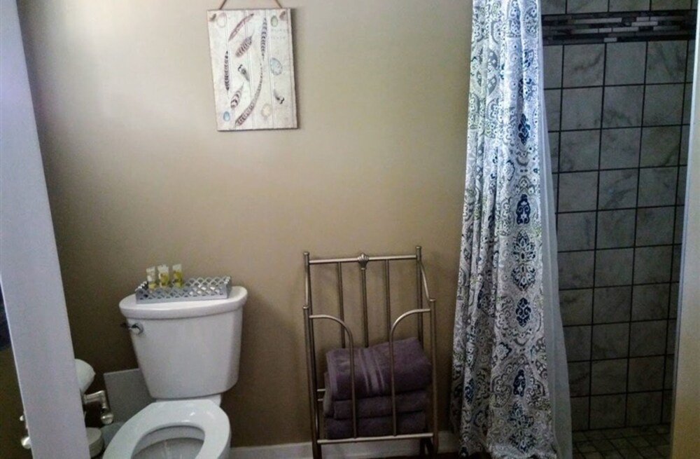 The Landmark Motel - thumb 3