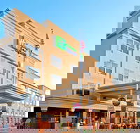 Holiday Inn Express Woodbridge an IHG Hotel - Accommodation Seattle