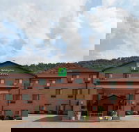 Holiday Inn Exp Chester WV an IHG Hotel - Accommodation Seattle