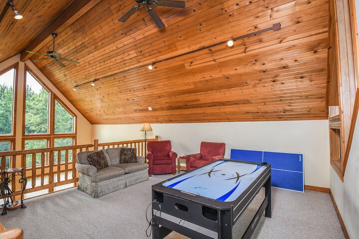 Mountain Top Lodge 4 Bedroom House - thumb 4