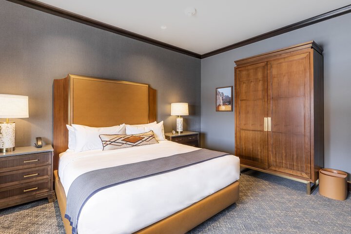 The Barfield, Autograph Collection - thumb 5